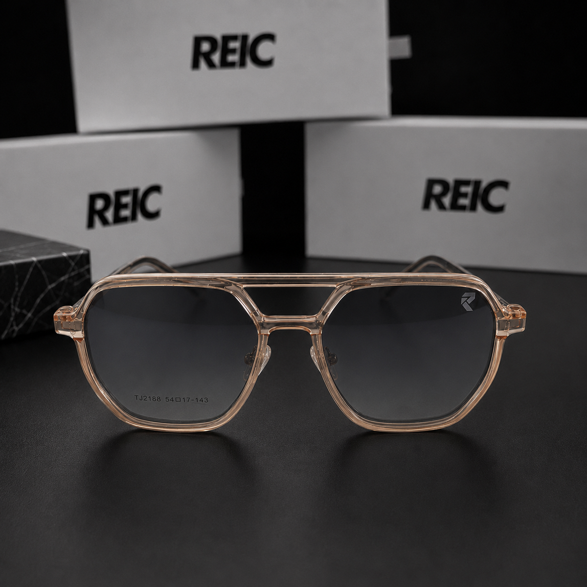 R26 Horizon — Silver and Black Magnetic Clip-On Eyewear